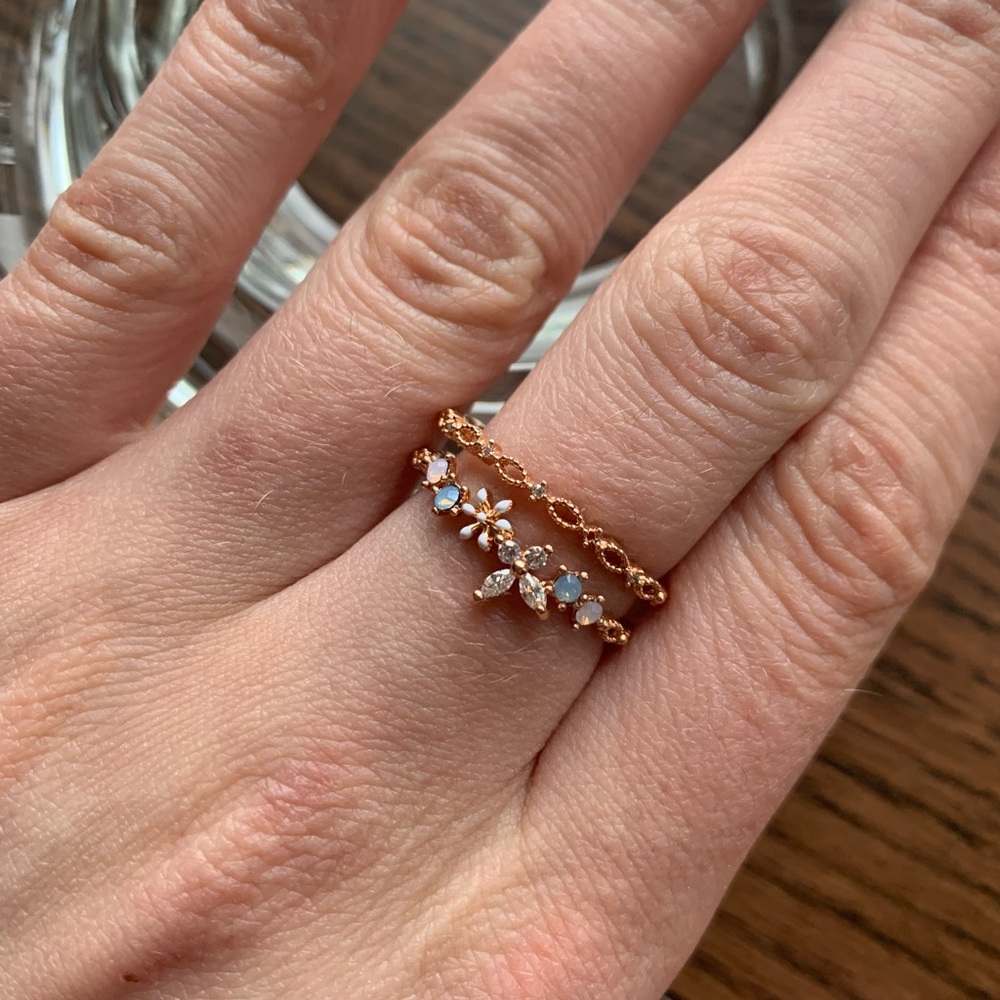 Double-band Floral Accent Ring